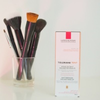 » Fond de teint mousse matifiante La Roche-Posay, entre Amour et Haine